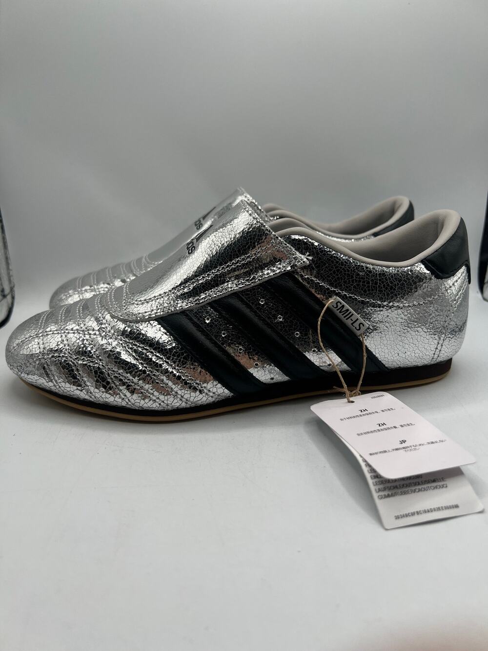Adidas Taekwondo Wmns ‘Silver Metallic Black’ size 6.5w